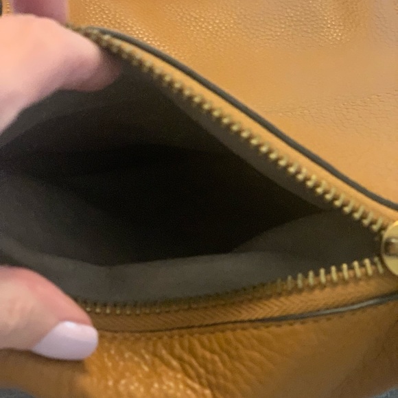 Vince Camuto leather shoulder bag (style VC-RYTON - SL) - Picture 8 of 12